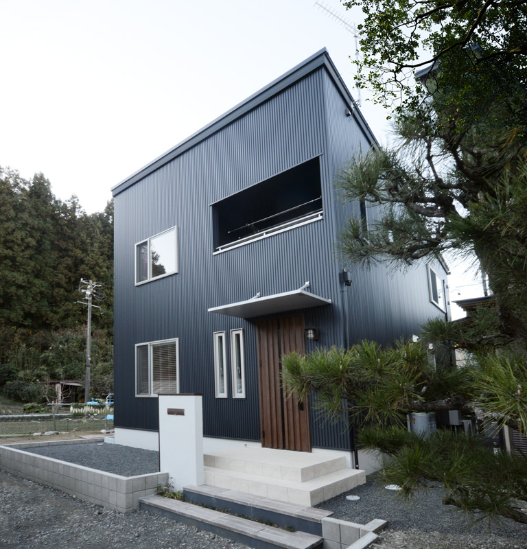 片流れ屋根のモダンとナチュラルが融合する家 静岡の注文住宅なら静鉄ホームズ 片流れ屋根のモダンとナチュラルが融合する家 静岡の注文住宅なら静鉄ホームズ